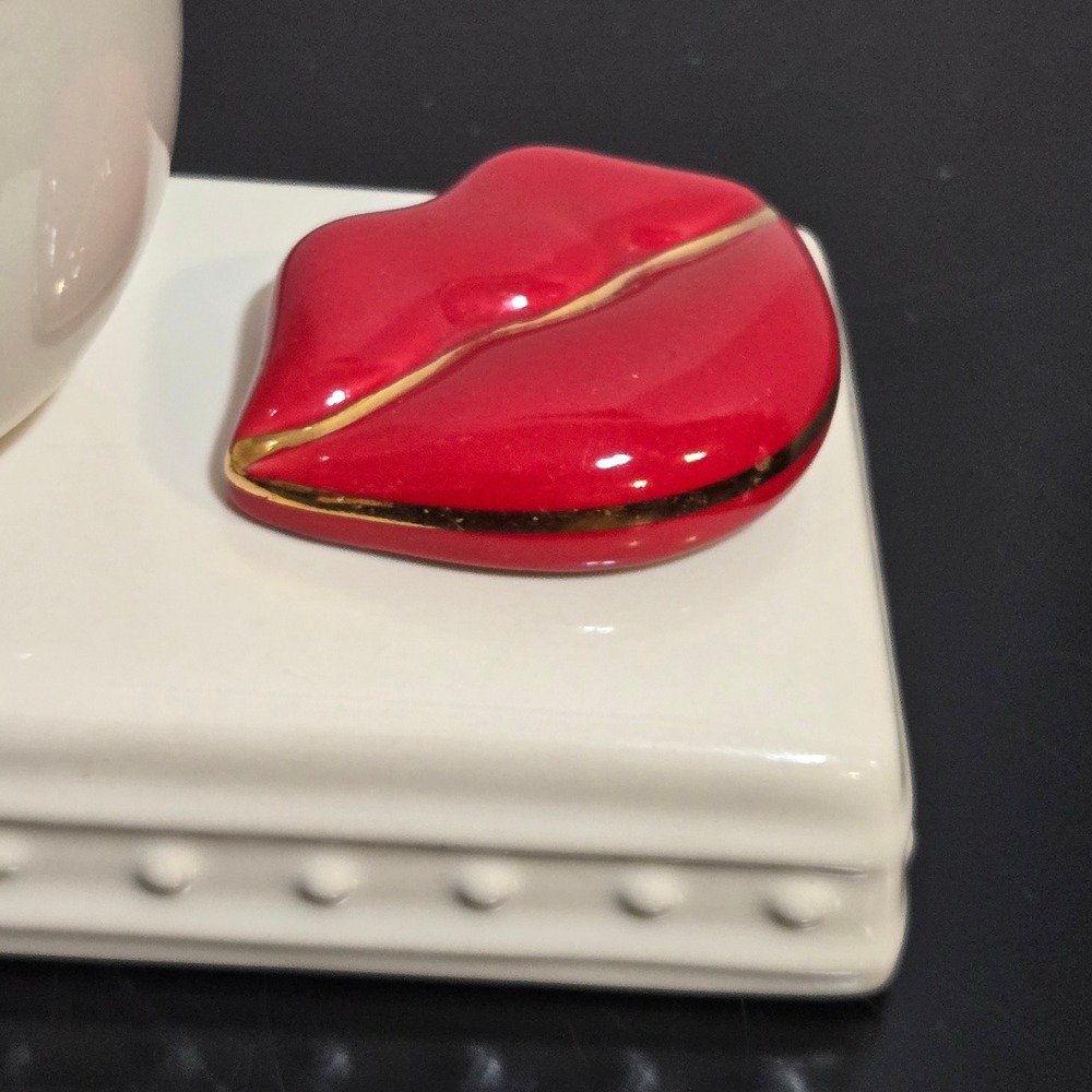 Nora Fleming Smooches Mini Red Ceramic Lips Gold Makeup Charm More Available‎